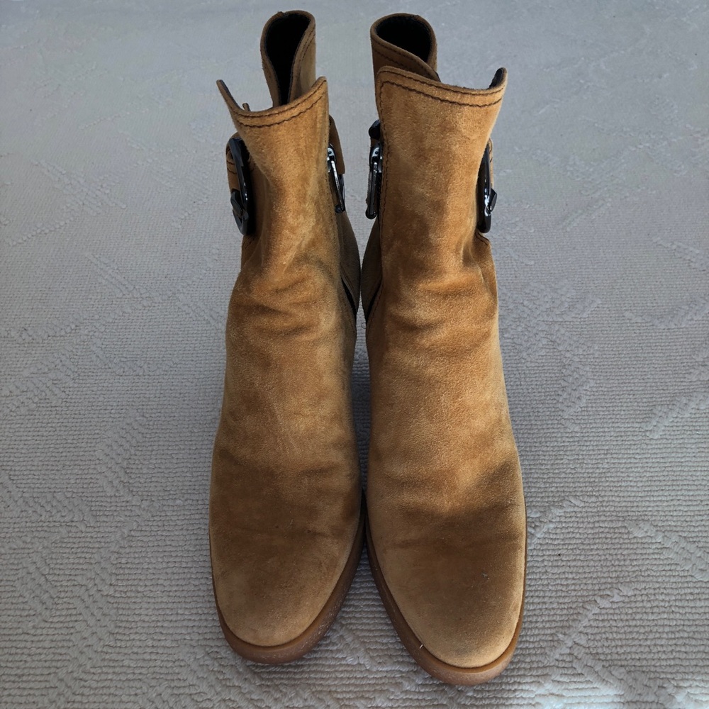 Tod’s Booties!